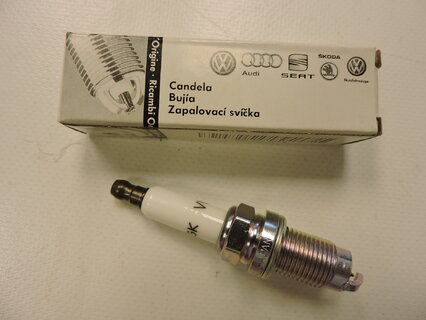 Svíčky zapalovací FABIA II. 1,4 TSI, ORIGINAL 03C905601B